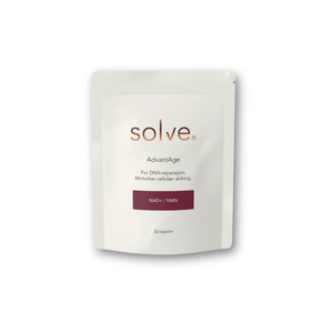 Solve AdvantAge produktpose med NAD+/NMN, 30 kapsler, mot hvit bakgrunn